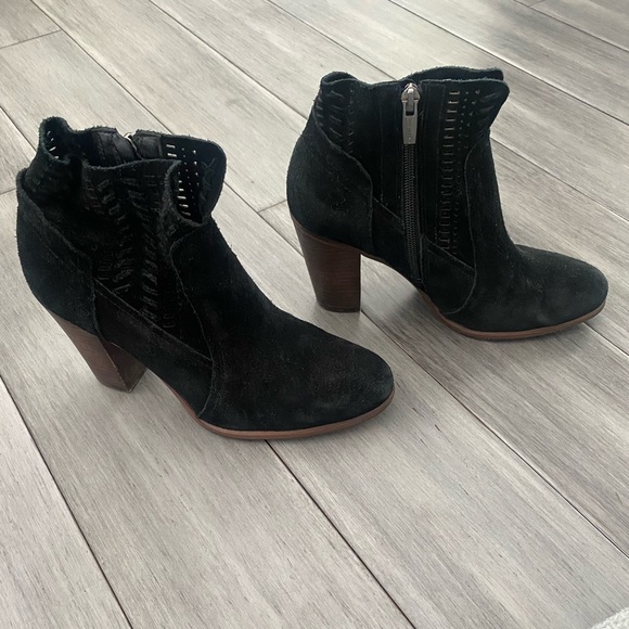 Vince Camuto Freyia Ankle Boot - Picture 2 of 4